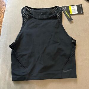 Nike Dry Fit cropped tank